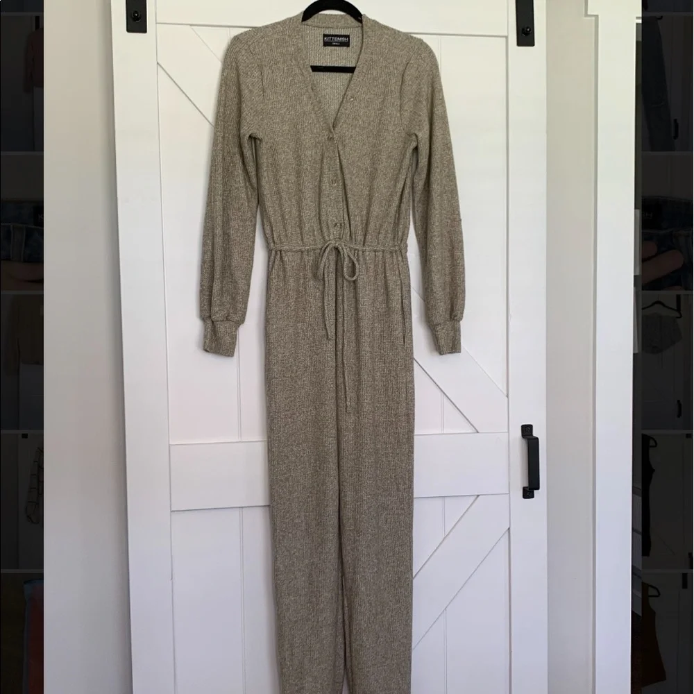 NWOT Kittenish Olive you button down jumpsuit, size M - Picture 4 of 4